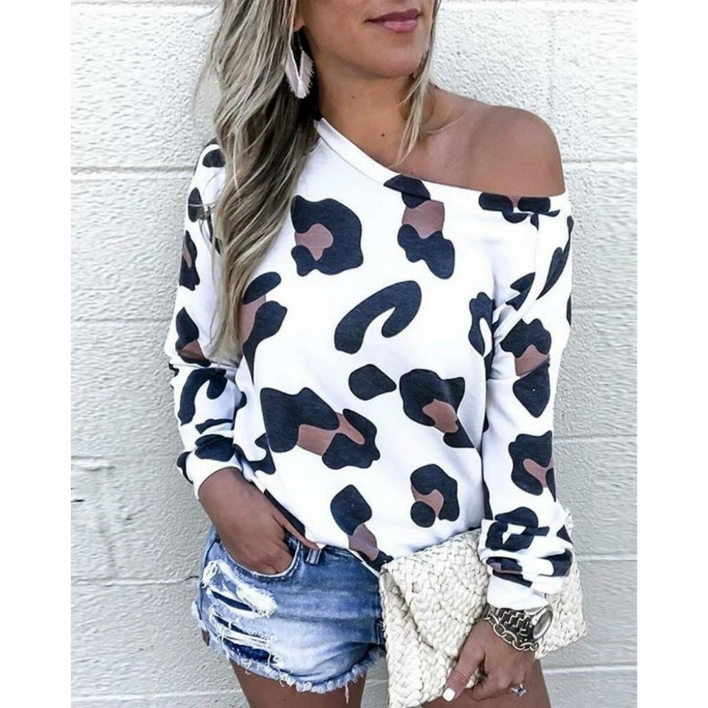 💜LAST ONE Black and White Leopard Cozy Sweater - Picture 3 of 4